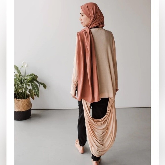 Mitera The Nadia Loop Cardigan in Blush Pink S - Picture 2 of 11